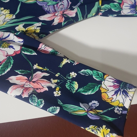 Dress - Picture 7 of 9